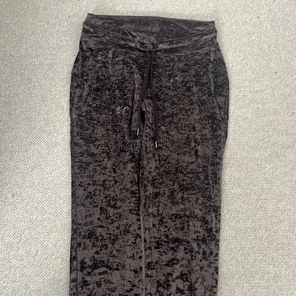 Lululemon full length velvet joggers
